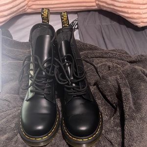 Dr.martens black lace up boots